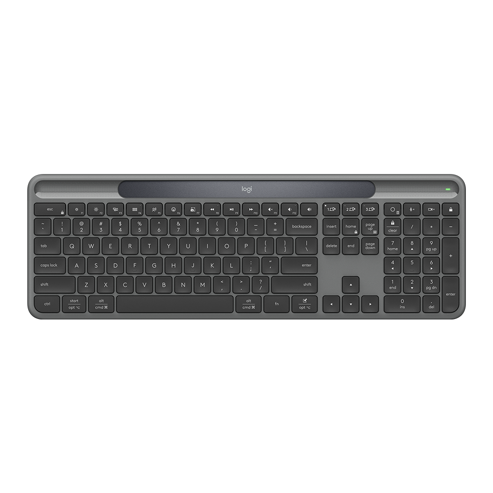 羅技 K980 光能無線鍵盤正面，展示頂部太陽能充電板與全尺寸鍵盤。Front view of Logitech K980 Solar+ wireless keyboard showcasing its light-charging panel.
